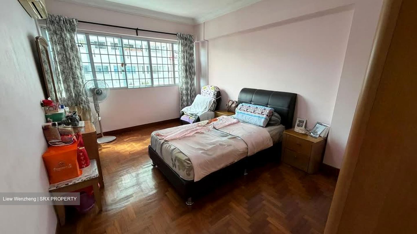 Blk 325 Jurong East Street 31 (Jurong East), HDB Executive #572242921